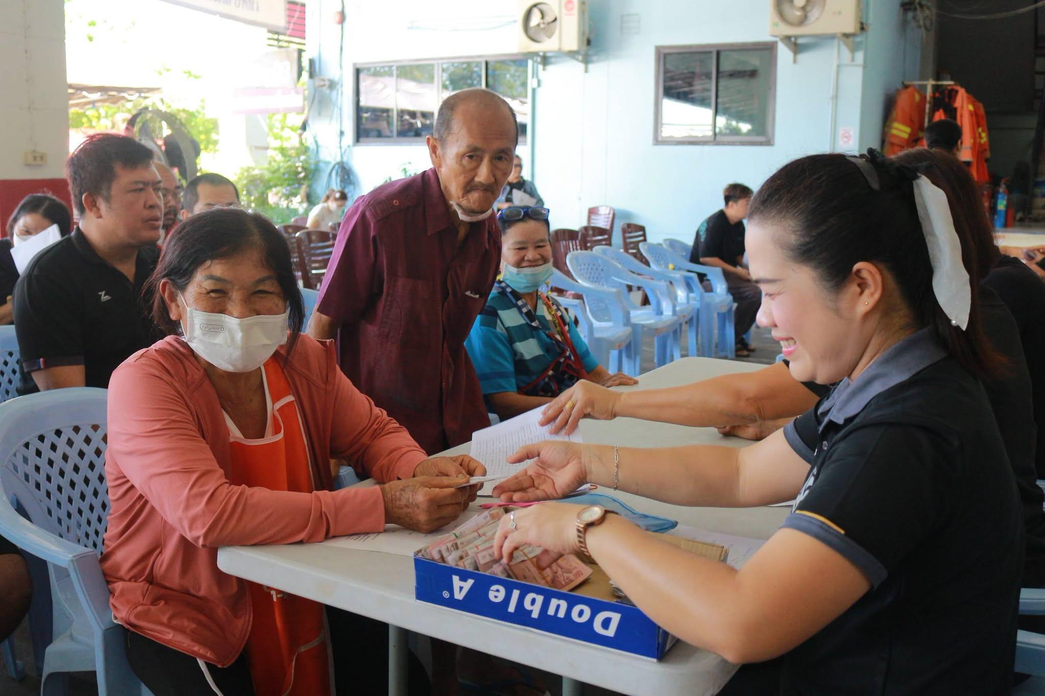 เทศบาลเมืองน่าน มอบเงินเยียวยาผู้ประสบอุทกภัย(รอบ 3) ช่วยเหลือ 1,353 ราย รวมกว่า 7.15 ล้านบาท
